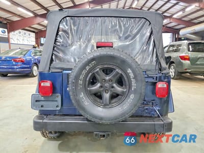 Zdjęcie 6 z 12 samochodu: 2005 JEEP WRANGLER X VIN:1J4FA39S45P370244 - miniatura
