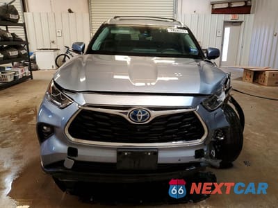 Piąte zdjęcie samochodu w środku: 2023 TOYOTA HIGHLANDER HYBRID LIMITED VIN:5TDYARAH7PS518607 - miniatura