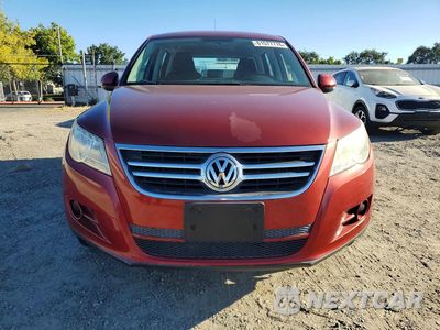 Piąte zdjęcie samochodu w środku: 2010 VOLKSWAGEN TIGUAN S/SE/SEL VIN:WVGAV7AX4AW000474 - miniatura