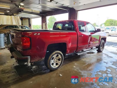 Trzecie zdjęcie samochodu z tyłu: 2019 CHEVROLET SILVERADO LD K1500 LT VIN:2GCVKPEC5K1206241 - miniatura