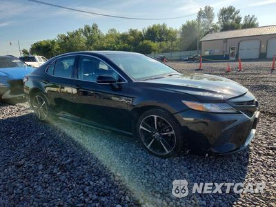Czwarte zdjęcie samochodu z boku: 2018 TOYOTA CAMRY XSE VIN:4T1B61HK2JU118348 - miniatura
