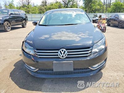 Piąte zdjęcie samochodu w środku: 2015 VOLKSWAGEN PASSAT S VIN:1VWAS7A32FC105658 - miniatura