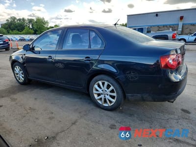 Drugie zdjęcie samochodu z przodu: 2010 VOLKSWAGEN JETTA SE VIN:3VWRZ7AJ2AM121878 - miniatura