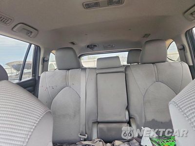Zdjęcie 10 z 14 samochodu: 2021 TOYOTA HIGHLANDER LE VIN:5TDBZRBH9MS524398 - miniatura