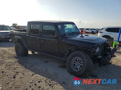 Czwarte zdjęcie samochodu z boku: 2021 JEEP GLADIATOR SPORT VIN:1C6HJTAG7ML502030 - miniatura