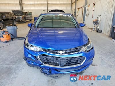 Piąte zdjęcie samochodu w środku: 2017 CHEVROLET CRUZE LT VIN:3G1BE5SM0HS531851 - miniatura