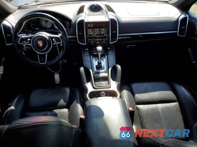 Zdjęcie 8 z 12 samochodu: 2015 PORSCHE CAYENNE SE HYBRID VIN:WP1AE2A21FLA52521 - miniatura