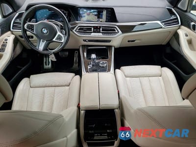 Zdjęcie 8 z 14 samochodu: 2021 BMW X5 M50I VIN:5UXJU4C02M9G00551 - miniatura