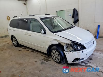 Czwarte zdjęcie samochodu z boku: 2009 KIA SEDONA LX VIN:KNDMB233296320069 - miniatura