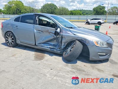 Czwarte zdjęcie samochodu z boku: 2017 VOLVO S60 PREMIER VIN:LYV402HK3HB149018 - miniatura