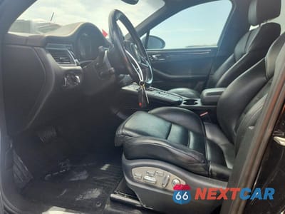 Zdjęcie 7 z 12 samochodu: 2015 PORSCHE MACAN S VIN:WP1AB2A54FLB43530 - miniatura