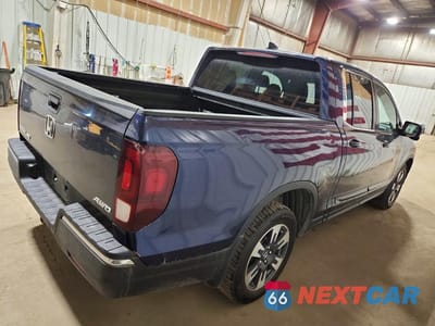 Trzecie zdjęcie samochodu z tyłu: 2017 HONDA RIDGELINE RTL VIN:5FPYK3F67HB011690 - miniatura
