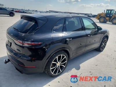 Trzecie zdjęcie samochodu z tyłu: 2019 PORSCHE CAYENNE S VIN:WP1AB2AY0KDA61552 - miniatura