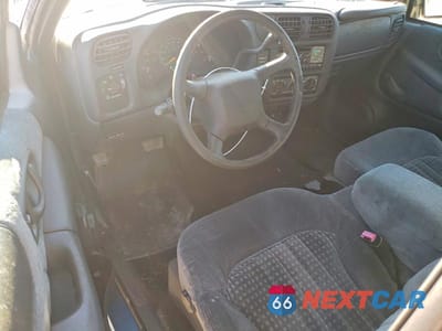 Zdjęcie 8 z 12 samochodu: 2000 CHEVROLET S TRUCK S10 VIN:1GCCS1955Y8241898 - miniatura