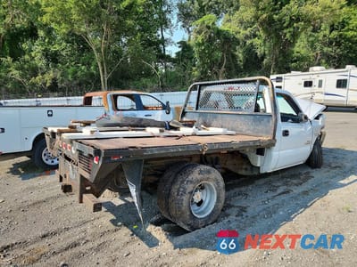 Trzecie zdjęcie samochodu z tyłu: 2003 CHEVROLET SILVERADO C3500 VIN:1GBJC34123E141227 - miniatura