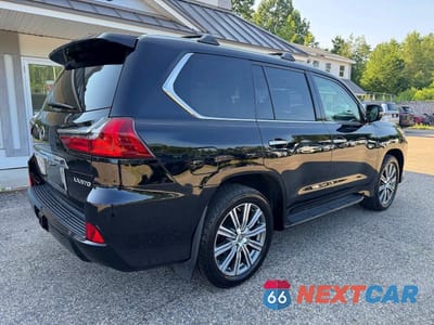 Czwarte zdjęcie samochodu z boku: 2017 LEXUS LX 570 VIN:JTJHY7AX1H4231829 - miniatura