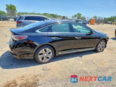 Trzecie zdjęcie samochodu z tyłu: 2019 HYUNDAI SONATA HYBRID LIMITED VIN:KMHE34L30KA088048 - miniatura