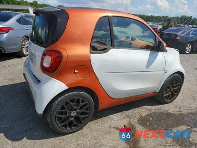Trzecie zdjęcie samochodu z tyłu: 2016 SMART FORTWO VIN:WMEFJ5DA3GK068848 - miniatura