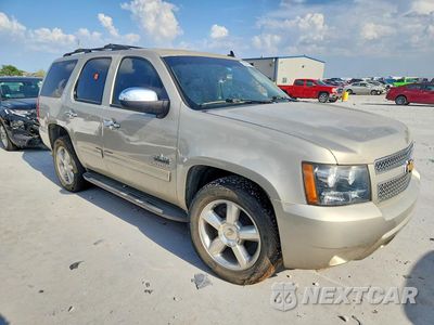 Czwarte zdjęcie samochodu z boku: 2014 CHEVROLET TAHOE C1500 LT VIN:1GNSCBE05ER109388 - miniatura