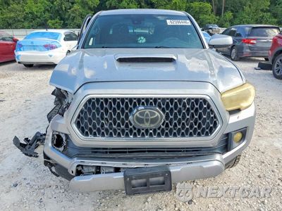 Piąte zdjęcie samochodu w środku: 2018 TOYOTA TACOMA TRD SPORT VIN:5TFAZ5CN6JX060386 - miniatura