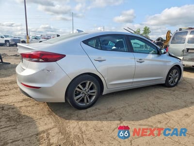 Trzecie zdjęcie samochodu z tyłu: 2018 HYUNDAI ELANTRA SEL VIN:5NPD84LFXJH240758 - miniatura