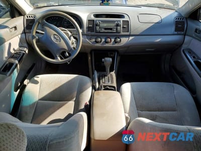 Zdjęcie 8 z 12 samochodu: 2004 TOYOTA CAMRY LE VIN:4T1BE32K94U318414 - miniatura