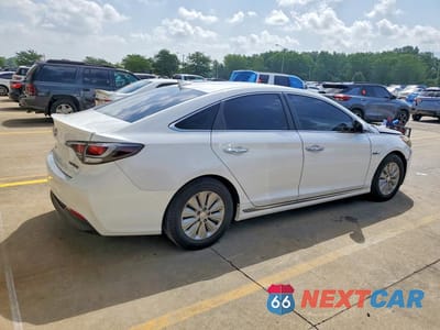 Trzecie zdjęcie samochodu z tyłu: 2016 HYUNDAI SONATA HYBRID SE VIN:KMHE24L16GA022712 - miniatura
