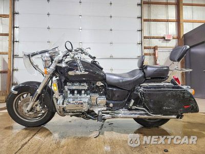 Trzecie zdjęcie samochodu z tyłu: 2000 HONDA GL1500 VIN:1HFSC3431YA300650 - miniatura
