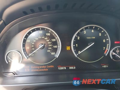 Zdjęcie 9 z 13 samochodu: 2015 BMW X5 XDRIVE50I VIN:5UXKR6C56F0J74638 - miniatura
