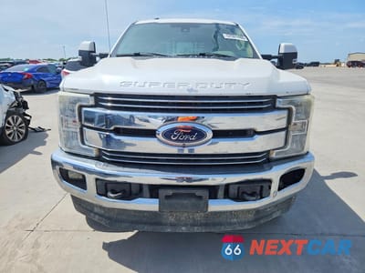 Piąte zdjęcie samochodu w środku: 2017 FORD F250 SUPER DUTY VIN:1FT7W2BT2HEF10378 - miniatura