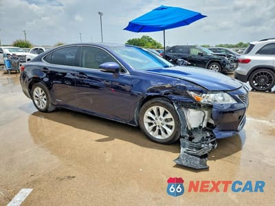 Czwarte zdjęcie samochodu z boku: 2013 LEXUS ES 300H VIN:JTHBW1GG2D2026978 - miniatura