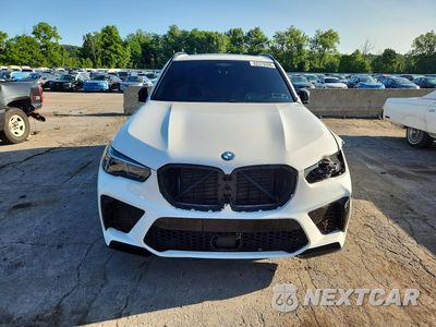 Piąte zdjęcie samochodu w środku: 2022 BMW X5 M VIN:5YMJU0C09N9K25032 - miniatura