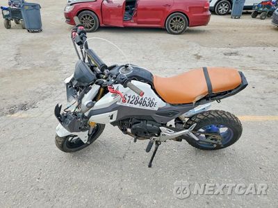 Trzecie zdjęcie samochodu z tyłu: 2018 HONDA GROM VIN:MLHJC7517J5002481 - miniatura