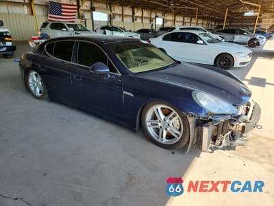 Czwarte zdjęcie samochodu z boku: 2012 PORSCHE PANAMERA S HYBRID VIN:WP0AD2A76CL045320 - miniatura