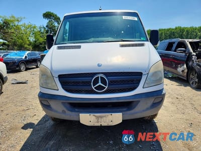 Piąte zdjęcie samochodu w środku: 2012 MERCEDES-BENZ SPRINTER 2500 DELIVERY VAN VIN:WD3PE7CC7C5622286 - miniatura
