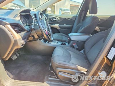 Zdjęcie 7 z 12 samochodu: 2017 JEEP CHEROKEE LATITUDE VIN:1C4PJLCBXHD221605 - miniatura