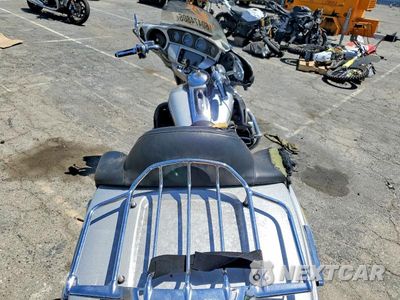 Zdjęcie 6 z 9 samochodu: 2017 HARLEY-DAVIDSON FLHTKSE CVO LIMITED VIN:1HD1TEF36HB950419 - miniatura