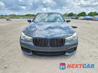 Piąte zdjęcie samochodu w środku: 2019 BMW 740 I VIN:WBA7E2C56KB217432 - miniatura