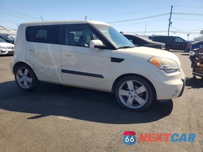 Czwarte zdjęcie samochodu z boku: 2010 KIA SOUL + VIN:KNDJT2A27A7038423 - miniatura