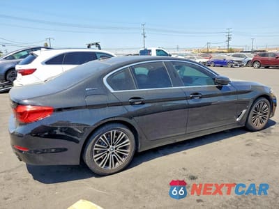 Trzecie zdjęcie samochodu z tyłu: 2019 BMW 530E VIN:WBAJA9C57KB254290 - miniatura