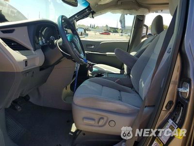 Zdjęcie 7 z 13 samochodu: 2016 TOYOTA SIENNA LE VIN:5TDKK3DCXGS746603 - miniatura