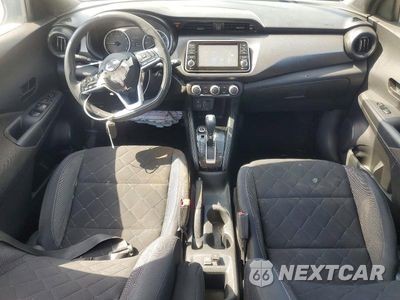 Zdjęcie 8 z 14 samochodu: 2019 NISSAN KICKS S VIN:3N1CP5CU1KL493149 - miniatura