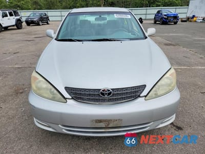 Piąte zdjęcie samochodu w środku: 2002 TOYOTA CAMRY LE VIN:4T1BE32K22U092570 - miniatura
