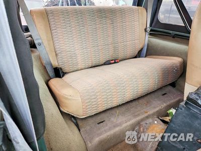 Zdjęcie 11 z 13 samochodu: 2000 JEEP WRANGLER / TJ SPORT VIN:1J4FA49S6YP724694 - miniatura