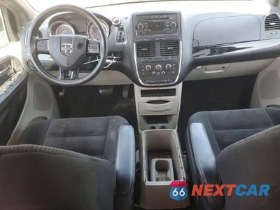 Zdjęcie 8 z 12 samochodu: 2016 DODGE GRAND CARAVAN SE VIN:2C4RDGBG9GR324627 - miniatura