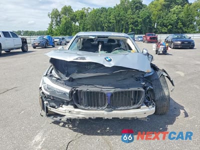Piąte zdjęcie samochodu w środku: 2019 BMW 740 XI VIN:WBA7E4C50KGV28515 - miniatura