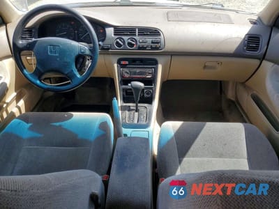Zdjęcie 8 z 13 samochodu: 1994 HONDA ACCORD EX VIN:JHMCD5655RC102423 - miniatura