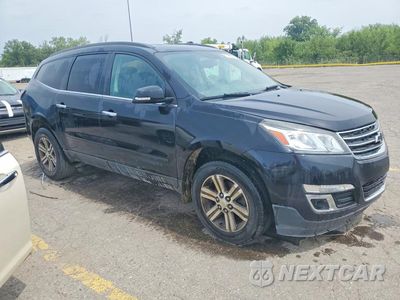 Czwarte zdjęcie samochodu z boku: 2017 CHEVROLET TRAVERSE LT VIN:1GNKVGKD8HJ308145 - miniatura