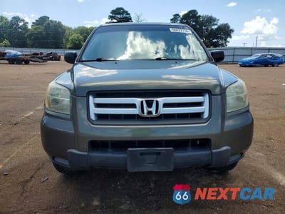Piąte zdjęcie samochodu w środku: 2006 HONDA PILOT LX VIN:5FNYF28106B026697 - miniatura