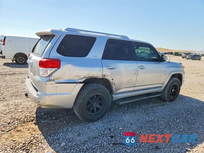 Trzecie zdjęcie samochodu z tyłu: 2011 TOYOTA 4RUNNER SR5 VIN:JTEBU5JR9B5041302 - miniatura